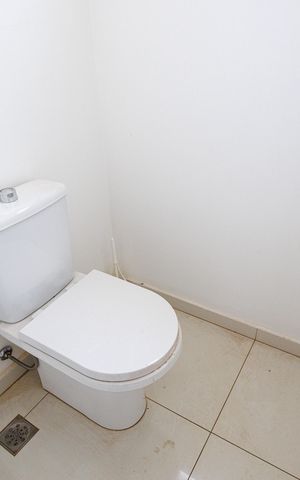 Casa de condomínio para alugar com 302m², 4 quartos e 4 vagas Casa de condomínio para alugar com 302m², 4 quartos e 4 vagasLavabo