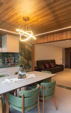 Apartamento à venda com 123m², 3 quartos e 2 vagas Apartamento à venda com 123m², 3 quartos e 2 vagasSala Varanda