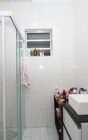 Casa à venda com 174m², 3 quartos e 3 vagasBanheiro 
