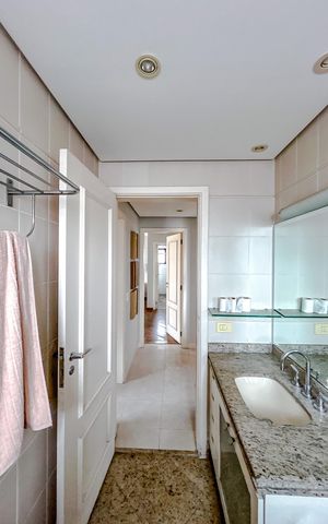 Apartamento para alugar com 127m², 3 quartos e 2 vagasBanheiro