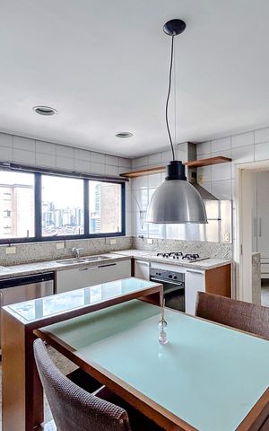 Apartamento para alugar com 127m², 3 quartos e 2 vagasCozinha