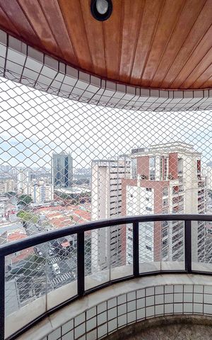 Apartamento para alugar com 127m², 3 quartos e 2 vagasVaranda