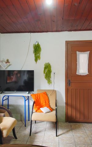 Casa à venda com 77m², 2 quartos e 1 vagaSala