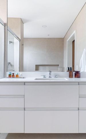 Apartamento à venda com 221m², 4 quartos e 5 vagasSuíte 3 banheiro
