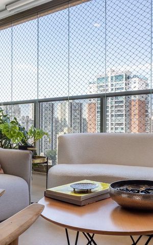 Apartamento à venda com 221m², 4 quartos e 5 vagasVaranda