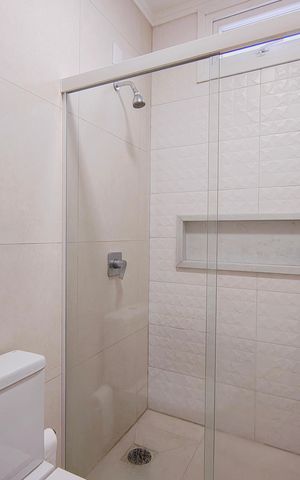 Casa para alugar com 110m², 2 quartos e 2 vagas Casa para alugar com 110m², 2 quartos e 2 vagasBanheiro