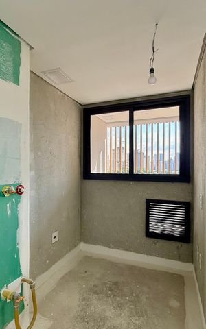 Apartamento à venda com 151m², 3 quartos e 2 vagas Apartamento à venda com 151m², 3 quartos e 2 vagasÁrea de Serviço