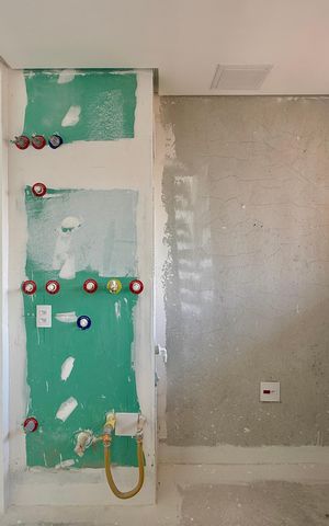 Apartamento à venda com 151m², 3 quartos e 2 vagas Apartamento à venda com 151m², 3 quartos e 2 vagasÁrea de Serviço