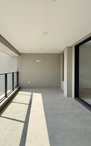 Apartamento à venda com 151m², 3 quartos e 2 vagas Apartamento à venda com 151m², 3 quartos e 2 vagasVaranda