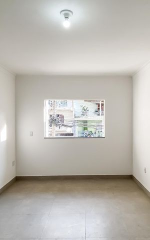 Casa à venda com 126m², 2 quartos e 2 vagas Casa à venda com 126m², 2 quartos e 2 vagasSala