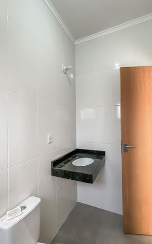 Casa à venda com 126m², 2 quartos e 2 vagas Casa à venda com 126m², 2 quartos e 2 vagasBanheiro da Suíte 1