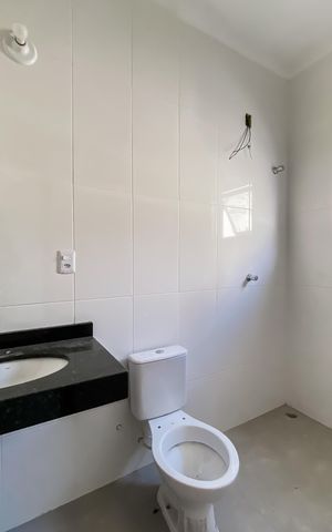 Casa à venda com 126m², 2 quartos e 2 vagas Casa à venda com 126m², 2 quartos e 2 vagasBanheiro da Suíte 2
