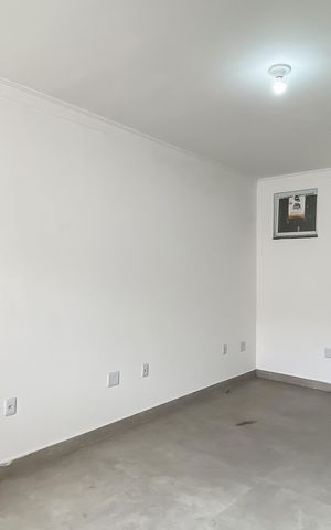 Casa à venda com 126m², 2 quartos e 2 vagas Casa à venda com 126m², 2 quartos e 2 vagasSala
