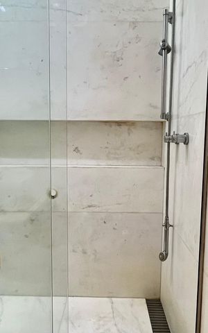Apartamento à venda com 190m², 3 quartos e 1 vaga Apartamento à venda com 190m², 3 quartos e 1 vagaBanheiro social