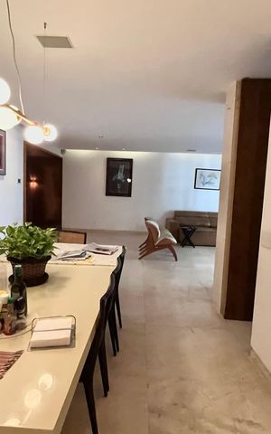 Apartamento à venda com 190m², 3 quartos e 1 vaga Apartamento à venda com 190m², 3 quartos e 1 vagaSala de Jantar