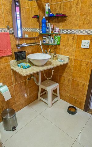Casa à venda com 550m², 4 quartos e 5 vagas Casa à venda com 550m², 4 quartos e 5 vagasbanheiro