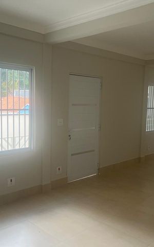 Casa à venda com 250m², 2 quartos e 7 vagasSala