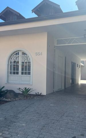 Casa à venda com 250m², 2 quartos e 7 vagasÁrea externa