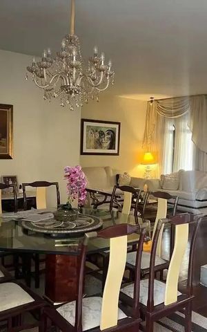 Casa à venda com 350m², 3 quartos e 6 vagas Casa à venda com 350m², 3 quartos e 6 vagasSala
