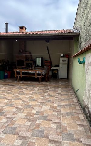 Casa à venda com 230m², 3 quartos e 2 vagas Casa à venda com 230m², 3 quartos e 2 vagasQuintal