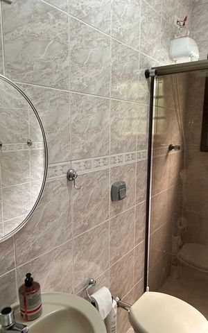 Casa à venda com 230m², 3 quartos e 2 vagas Casa à venda com 230m², 3 quartos e 2 vagasBanheiro 1