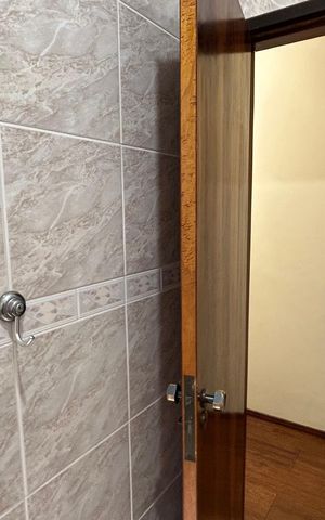 Casa à venda com 230m², 3 quartos e 2 vagas Casa à venda com 230m², 3 quartos e 2 vagasBanheiro 1