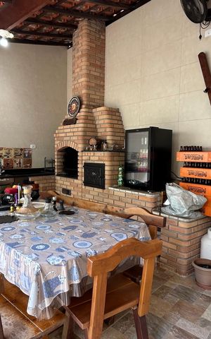 Casa à venda com 230m², 3 quartos e 2 vagas Casa à venda com 230m², 3 quartos e 2 vagasChurrasqueira