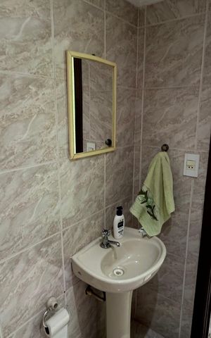 Casa à venda com 230m², 3 quartos e 2 vagas Casa à venda com 230m², 3 quartos e 2 vagasLavabo 1