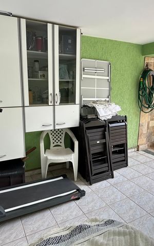Casa à venda com 230m², 3 quartos e 2 vagas Casa à venda com 230m², 3 quartos e 2 vagasÁrea de Serviço