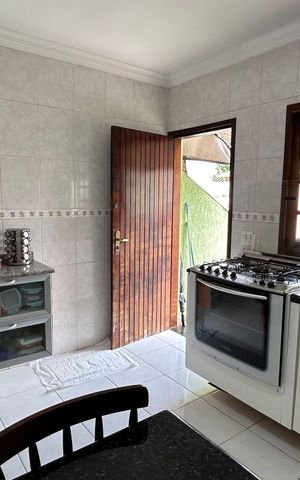 Casa à venda com 230m², 3 quartos e 2 vagas Casa à venda com 230m², 3 quartos e 2 vagasCozinha