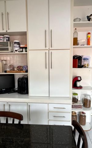 Casa à venda com 230m², 3 quartos e 2 vagas Casa à venda com 230m², 3 quartos e 2 vagasCozinha