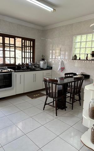 Casa à venda com 230m², 3 quartos e 2 vagas Casa à venda com 230m², 3 quartos e 2 vagasCozinha
