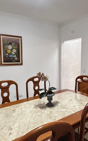 Casa à venda com 230m², 3 quartos e 2 vagas Casa à venda com 230m², 3 quartos e 2 vagasCopa