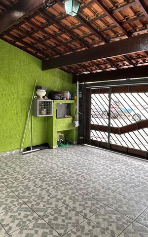 Casa à venda com 230m², 3 quartos e 2 vagas Casa à venda com 230m², 3 quartos e 2 vagasGaragem