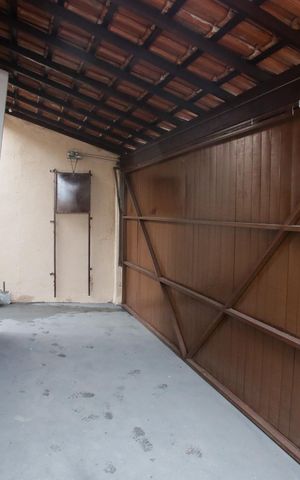 Casa à venda com 130m², 3 quartos e 2 vagasGaragem