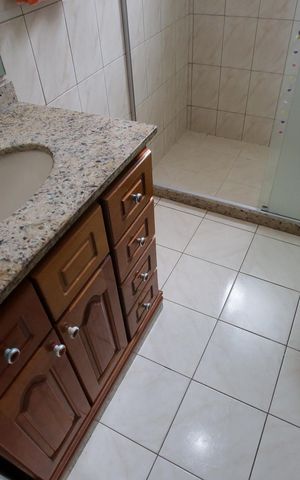 Casa à venda com 130m², 3 quartos e 2 vagasBanheiro Social