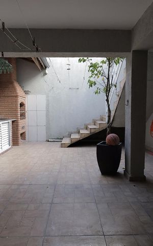 Casa à venda com 270m², 4 quartos e 2 vagas Casa à venda com 270m², 4 quartos e 2 vagasQuintal e Churrasqueira