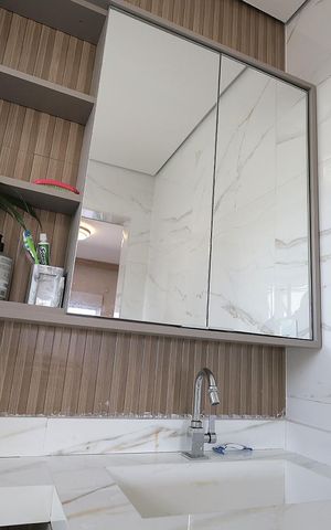 Casa à venda com 270m², 4 quartos e 2 vagas Casa à venda com 270m², 4 quartos e 2 vagasBanheiro Suíte