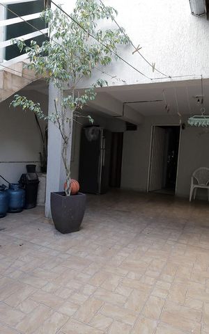 Casa à venda com 270m², 4 quartos e 2 vagas Casa à venda com 270m², 4 quartos e 2 vagasQuintal e Churrasqueira
