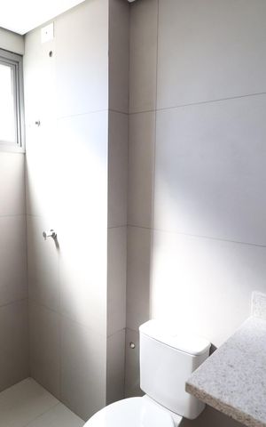 Apartamento para alugar com 77m², 2 quartos e 2 vagasBanheiro do Quarto 1
