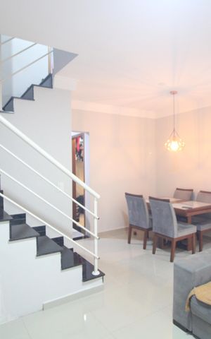Casa de condomínio à venda com 70m², 3 quartos e 2 vagasSala