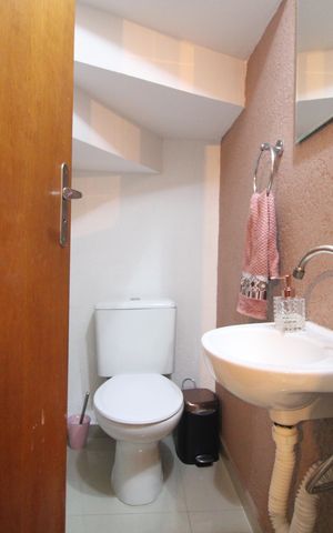 Casa de condomínio à venda com 70m², 3 quartos e 2 vagasLavabo