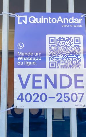 Casa à venda com 200m², 3 quartos e 2 vagas Casa à venda com 200m², 3 quartos e 2 vagasPlaca