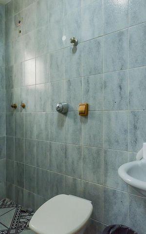 Casa à venda com 142m², 3 quartos e 4 vagas Casa à venda com 142m², 3 quartos e 4 vagasBanheiro