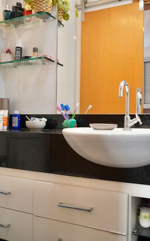 Apartamento à venda com 80m², 3 quartos e 2 vagas Apartamento à venda com 80m², 3 quartos e 2 vagasBanheiro da Suíte