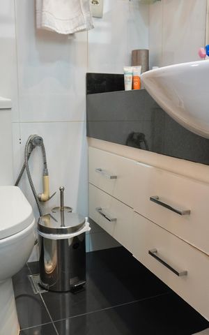 Apartamento à venda com 80m², 3 quartos e 2 vagas Apartamento à venda com 80m², 3 quartos e 2 vagasBanheiro da Suíte