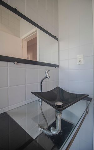 Apartamento para alugar com 80m², 4 quartos e 1 vaga Apartamento para alugar com 80m², 4 quartos e 1 vagaBanheiro