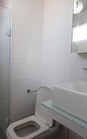 Casa à venda com 72m², 2 quartos e 1 vaga Casa à venda com 72m², 2 quartos e 1 vagaBanheiro da Suíte 2