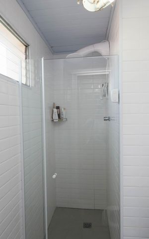 Casa à venda com 72m², 2 quartos e 1 vaga Casa à venda com 72m², 2 quartos e 1 vagaBanheiro da Suíte 2