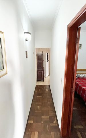 Casa à venda com 70m², 2 quartos e sem vaga Casa à venda com 70m², 2 quartos e sem vagaCorredor